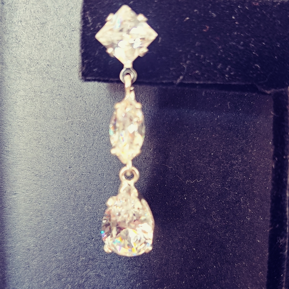 Crystal earrings with silver back - Picture 3 of 5